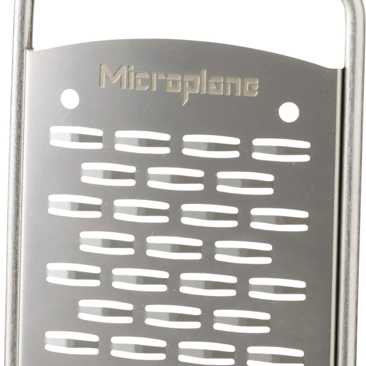 Nærbillede af et MICROPLANE rivejern medium ribbe gourmet i rustfrit stål