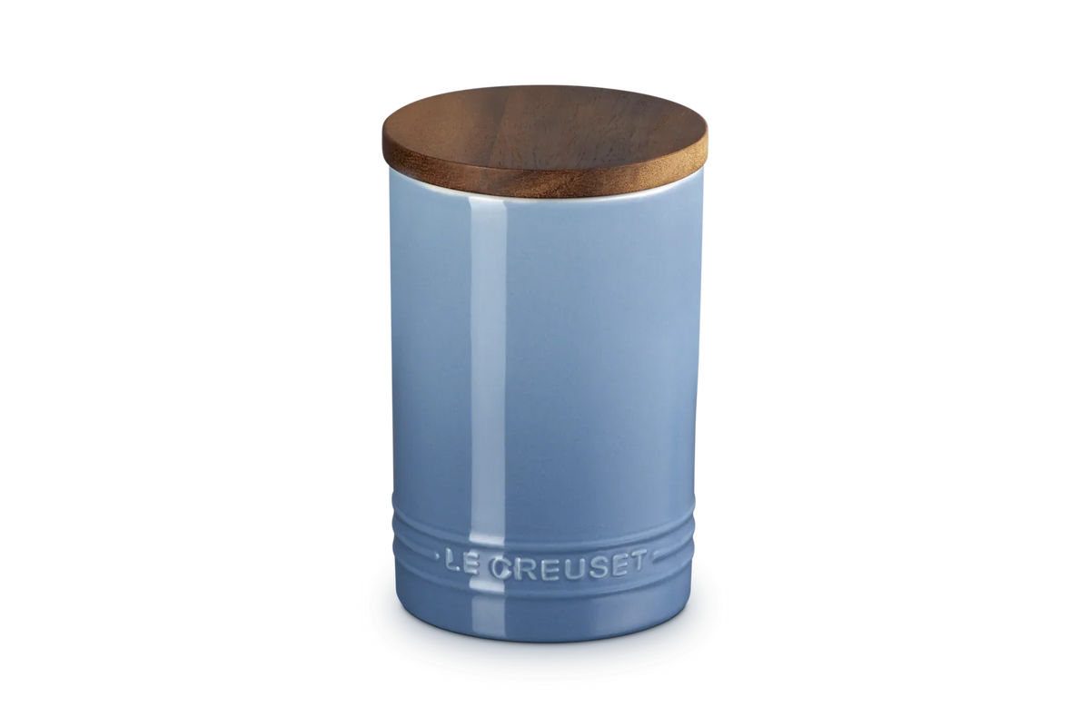 LE CREUSET OPBEVARINGSKRUKKE M/TRÆLÅG 770 ML CHAMBRAY