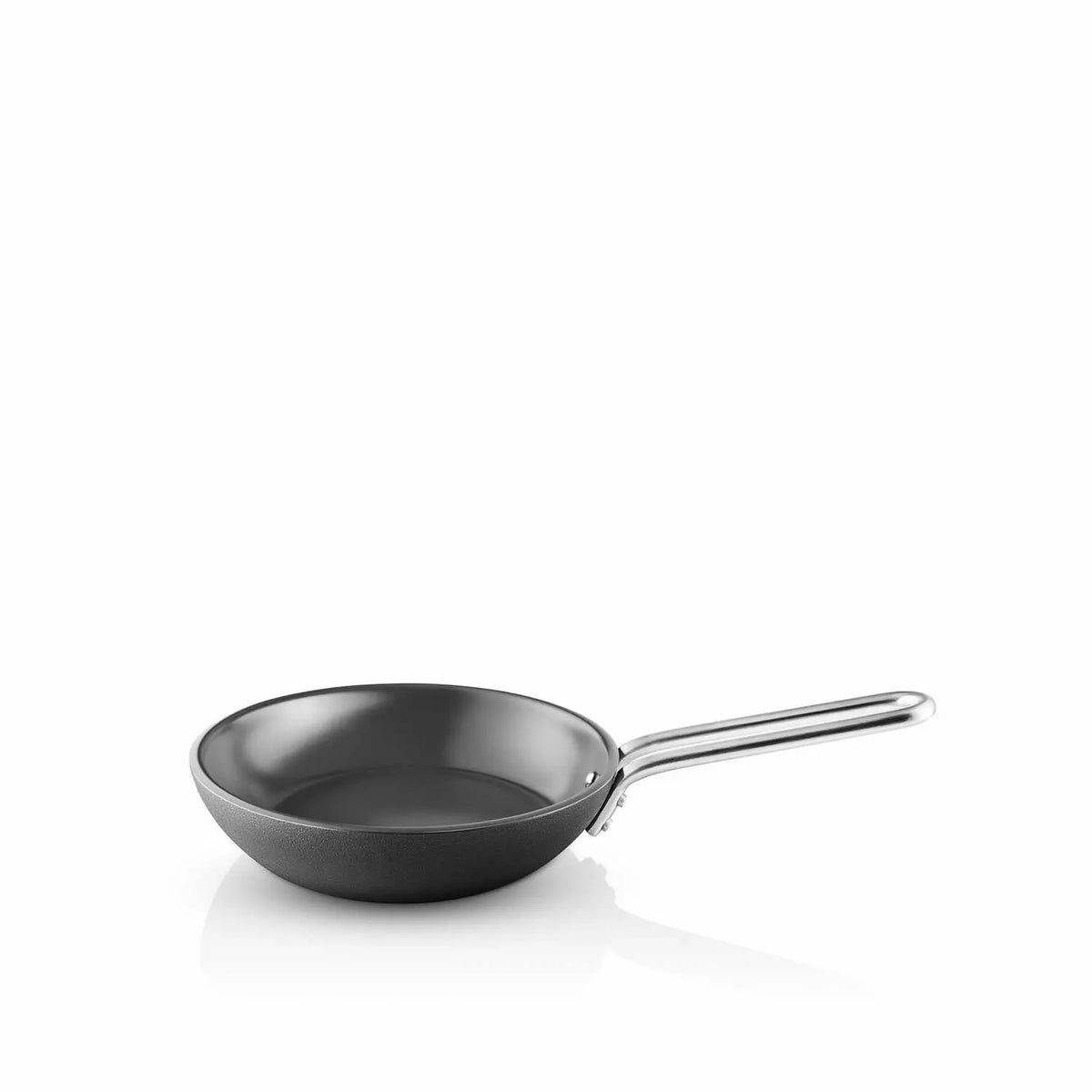 EVA TRIO PRO PANDE 24 CM LASER TITANIUM