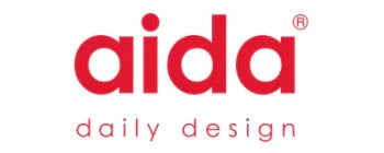 Rødt Aida logo med teksten 'daily design' på hvid baggrund