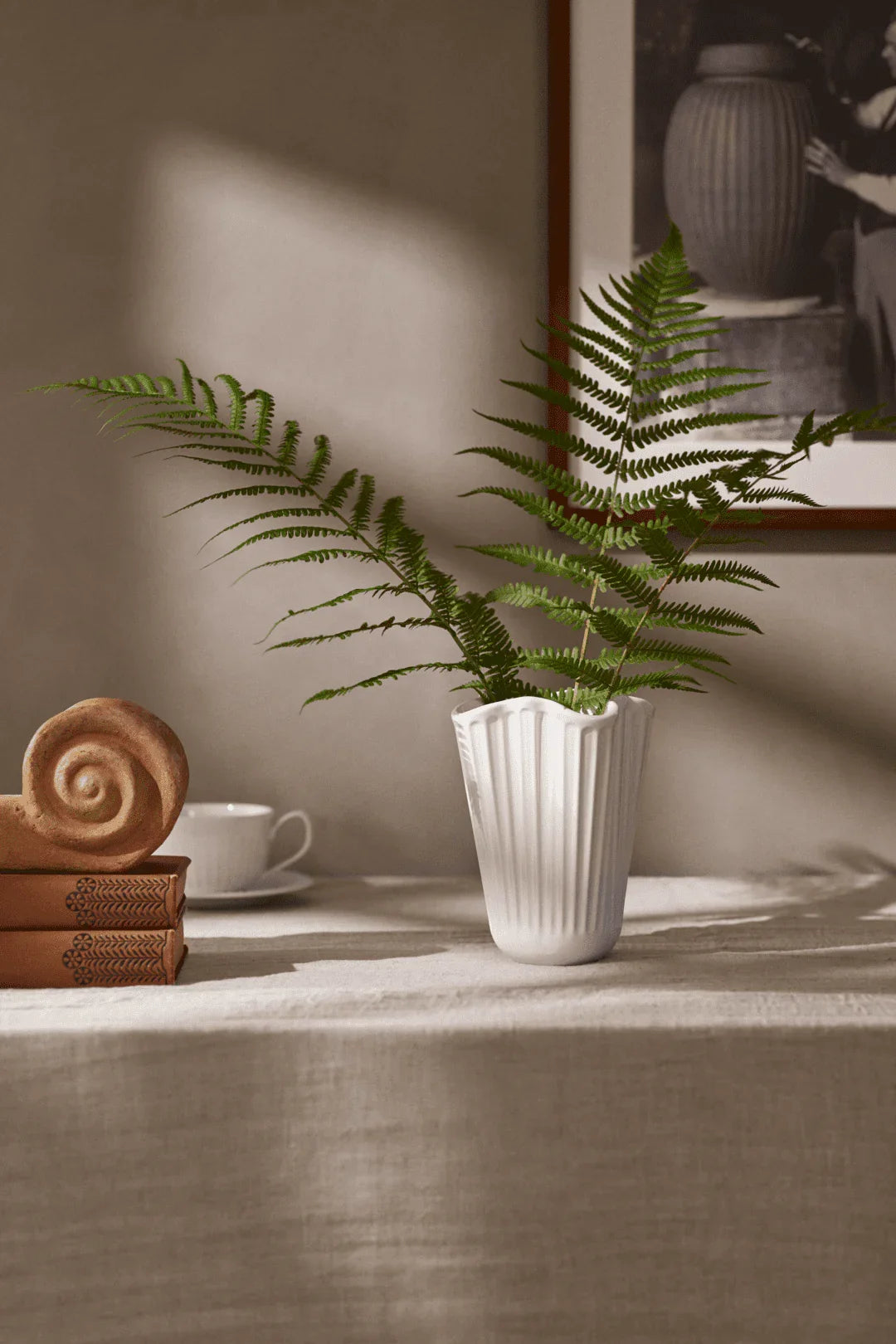 HAMMERSHØI UNFOLD VASE 16,5 CM HVID