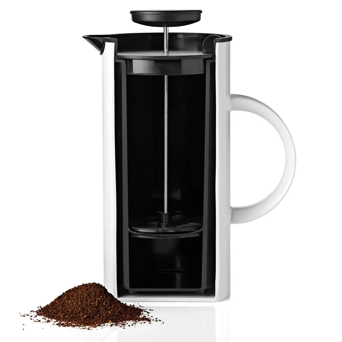Sort og hvid STELTON stempelkande på 1 liter med kaffepulver ved siden af